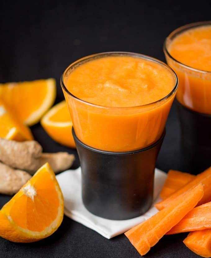 https://www.kitchensanctuary.com/wp-content/uploads/2014/10/orange-carrot-and-ginger-hot-smoothie-tall1-1.jpg