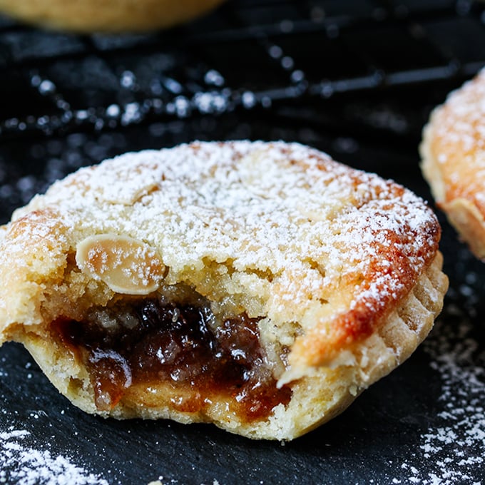 Walnut Mincemeat Pie Recipe: How to Make It
