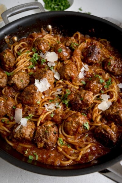 One-Pan Spaghetti and Meatballs - Nicky's Kitchen Sanctuary