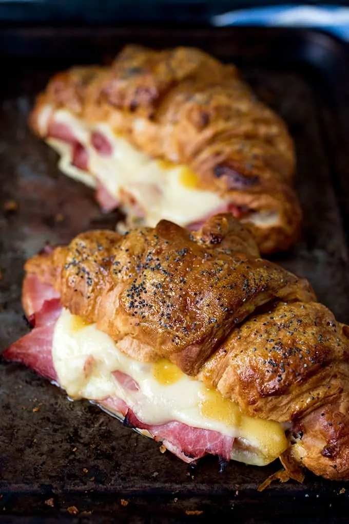 https://www.kitchensanctuary.com/wp-content/uploads/2016/03/Ham-and-cheese-croissants-tall.webp