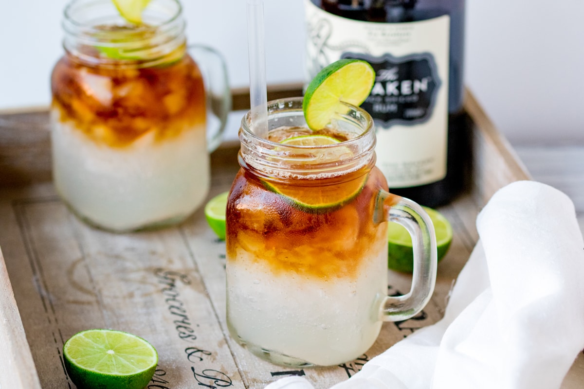5 Incredible Drinks To Serve In Mason Jars