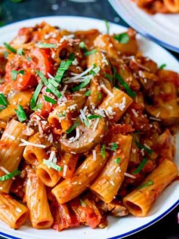 https://www.kitchensanctuary.com/wp-content/uploads/2018/08/Mushroom-Ragu-with-Pasta-recipe-square-FS-360x480.webp