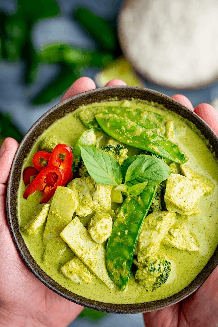 Thai Green Chicken Curry Recipe - Nicky's Kitchen Sanctuary