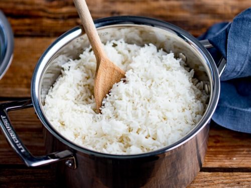 https://www.kitchensanctuary.com/wp-content/uploads/2019/08/How-to-boil-rice-square-FS-6126-500x375.jpg