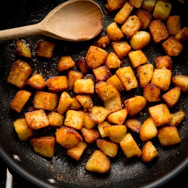 https://www.kitchensanctuary.com/wp-content/uploads/2020/08/Sauteed-Potatoes-square-FS-31-720x720.webp