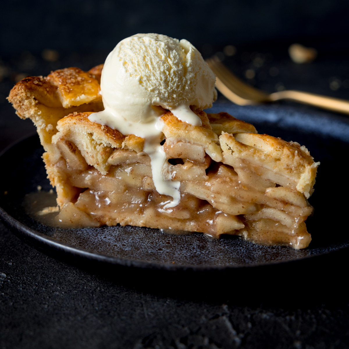 american apple pie with cheese