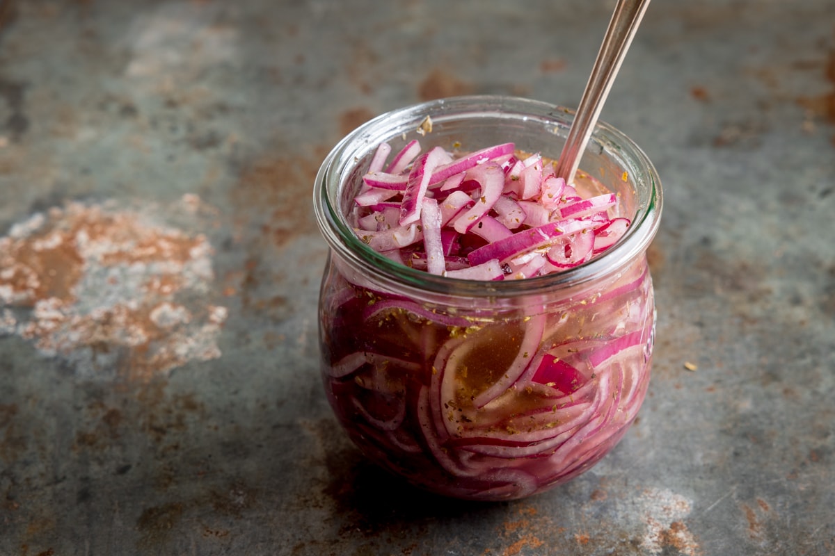https://www.kitchensanctuary.com/wp-content/uploads/2023/06/Marinated-Onions-wide-FS-and-foodporn.jpg